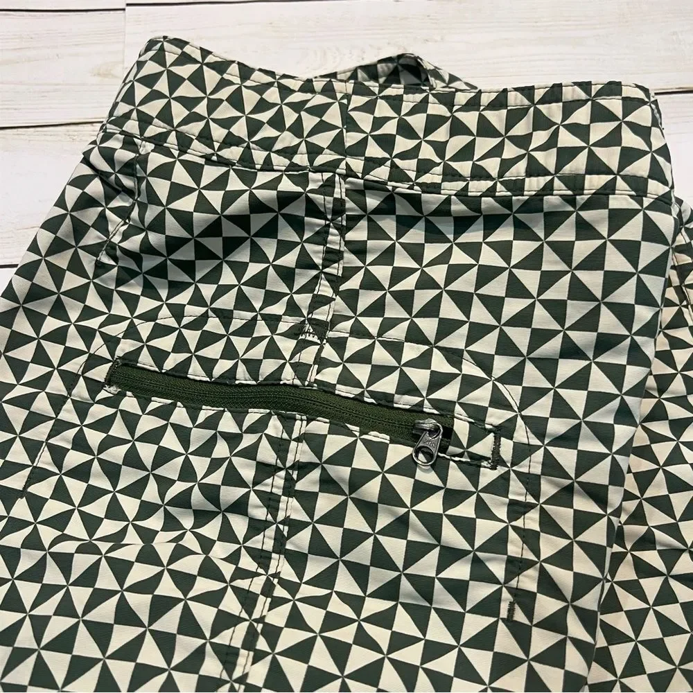 Patagonia men's board shorts Sz 28 green and white